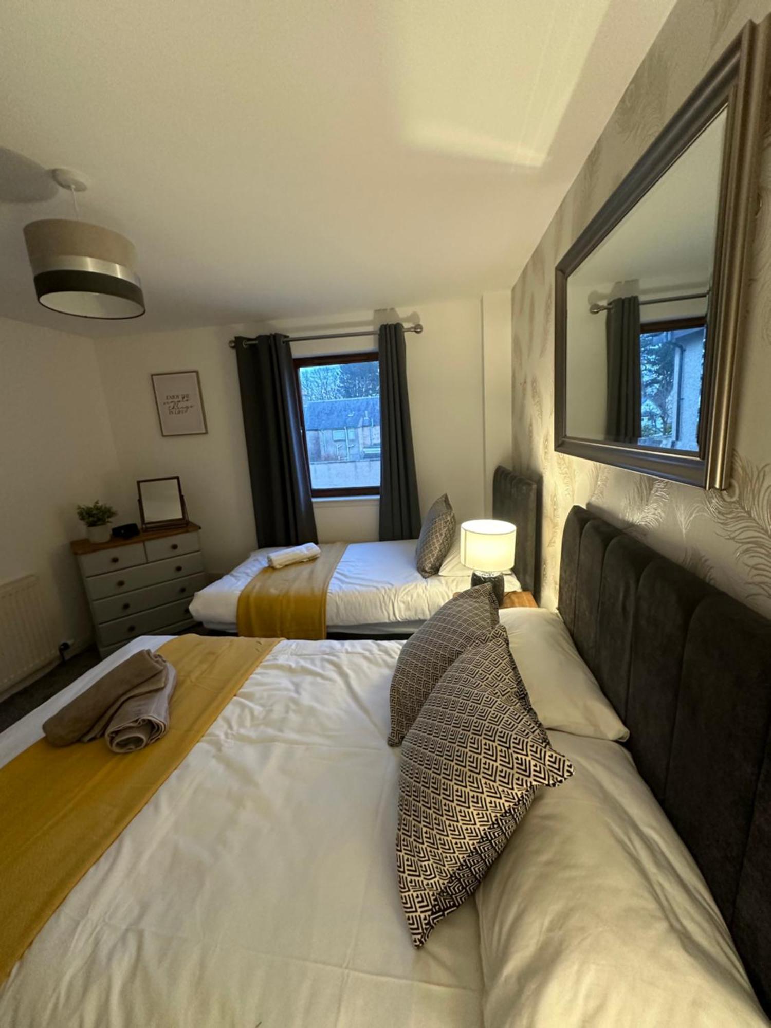 Lovely Modern 2 Bedrom Unit Close To City Center Dalneigh Esterno foto