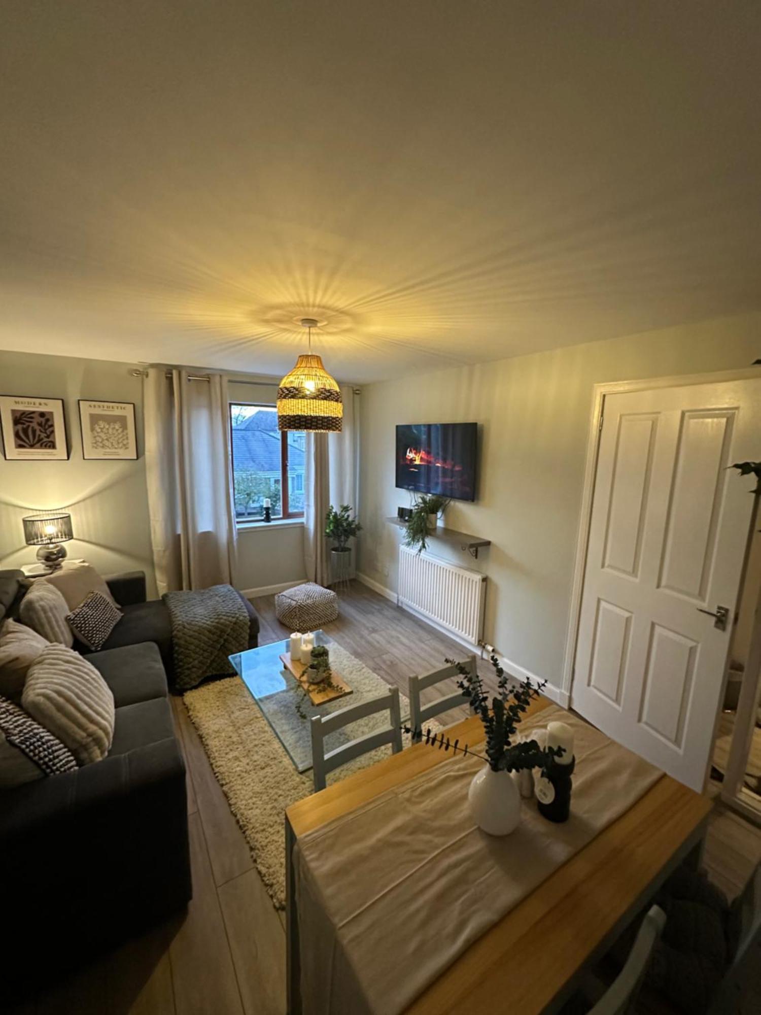 Lovely Modern 2 Bedrom Unit Close To City Center Dalneigh Esterno foto