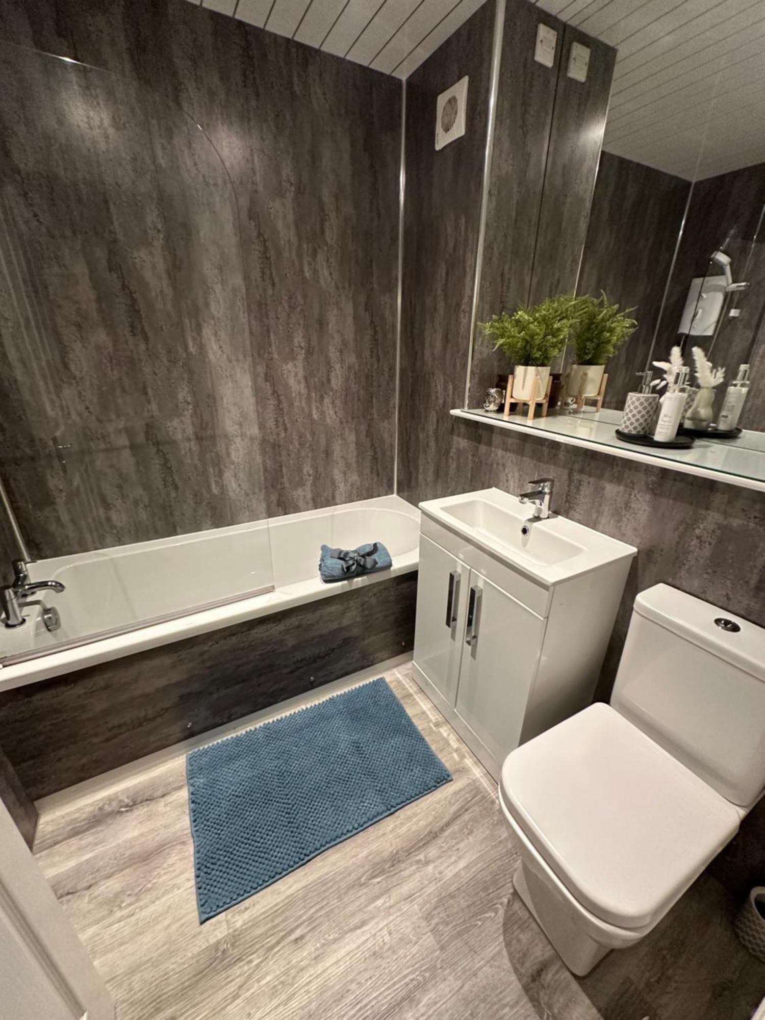 Lovely Modern 2 Bedrom Unit Close To City Center Dalneigh Esterno foto